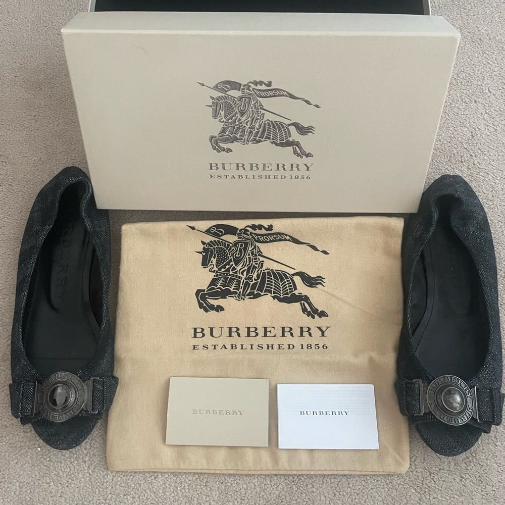 Authentic Burberry size 8 flats